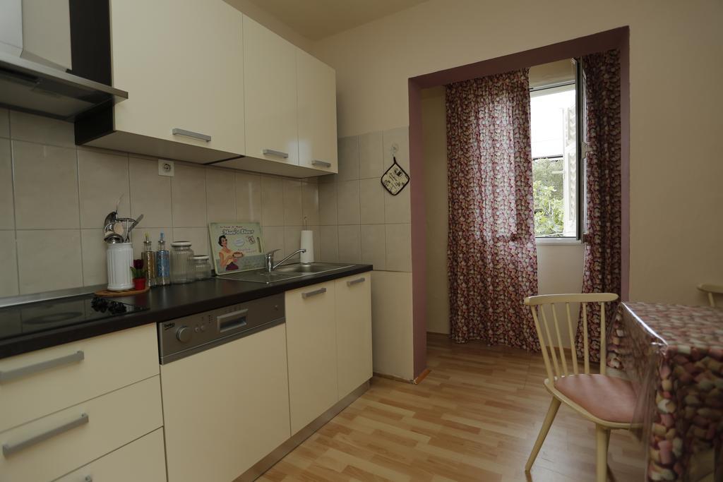 Apartment Magnolia Supetar Cameră foto